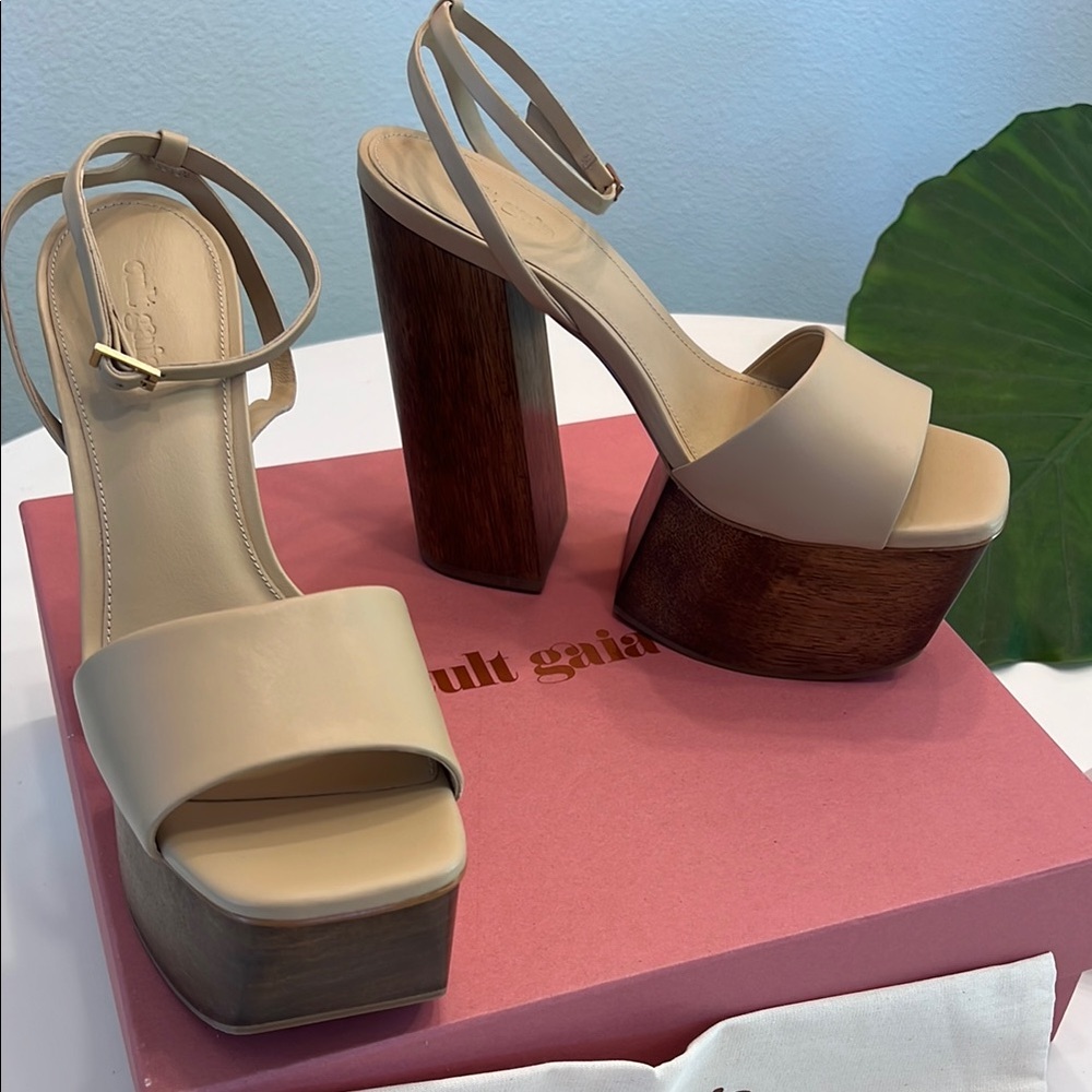 Cult Gaia Shauna Platform Heels - NWT - 40 - Sand